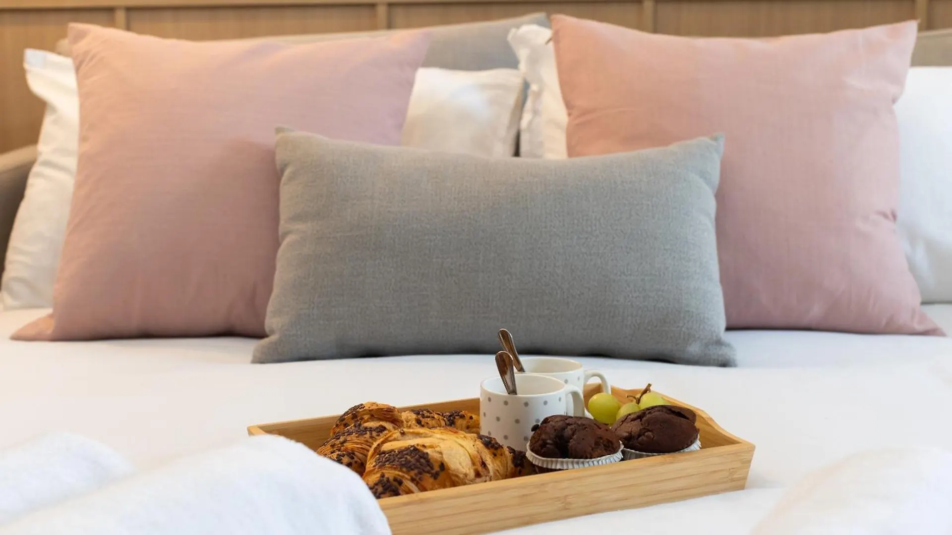 Divi Apartments Santa Marta Charme - Milano - Duomo 0*, Mediolan